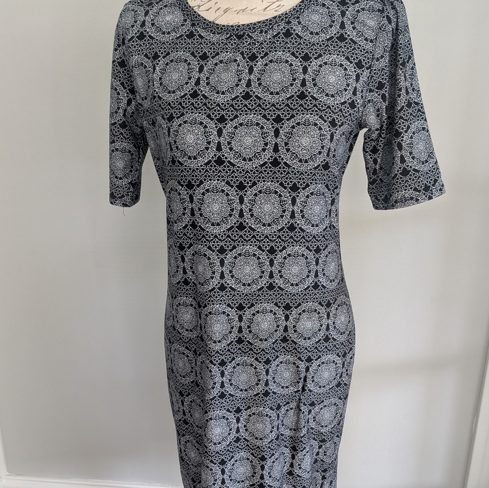 LuLaRoe Black and Gray Long Sleeve Dress Approx 38 1/2 Inches Long